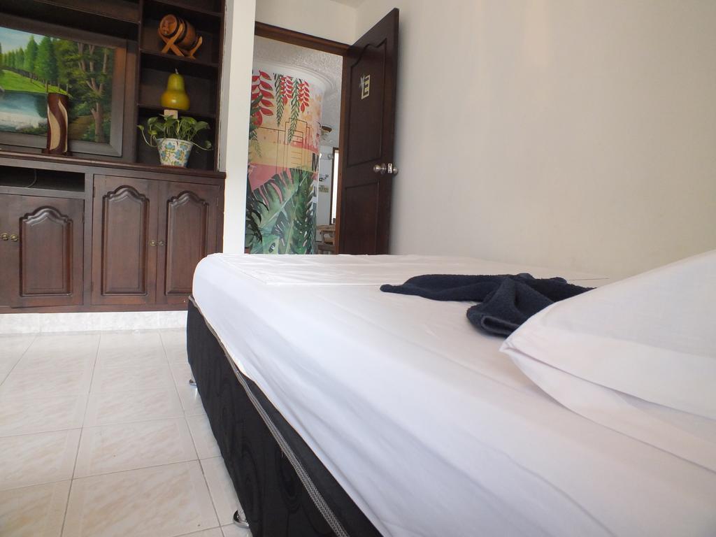 Hostal Casa Paraiso Μεντεγίν Δωμάτιο φωτογραφία