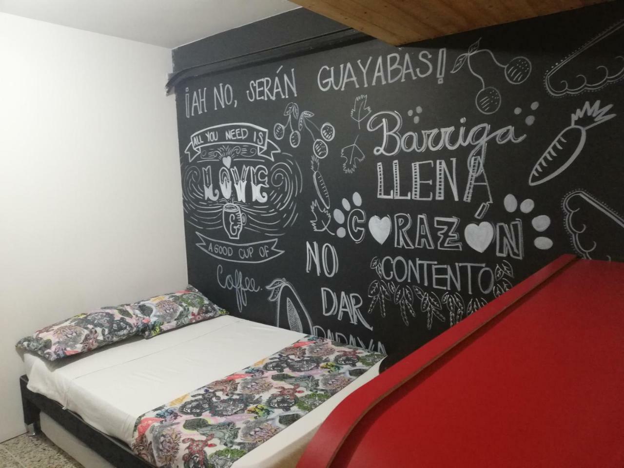 Hostal Casa Paraiso Μεντεγίν Εξωτερικό φωτογραφία